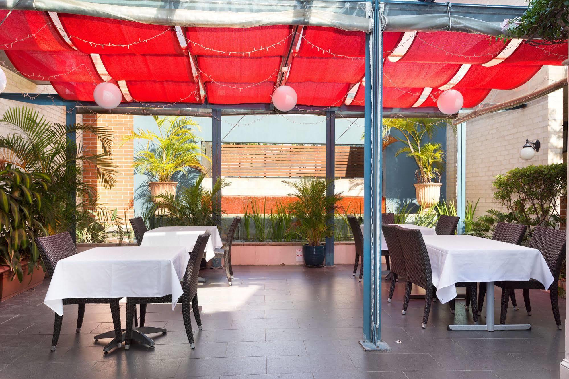 Ramada By Wyndham Windsor 4*