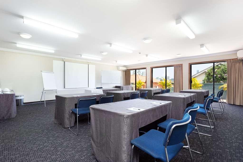 Ramada By Wyndham Windsor Hotel